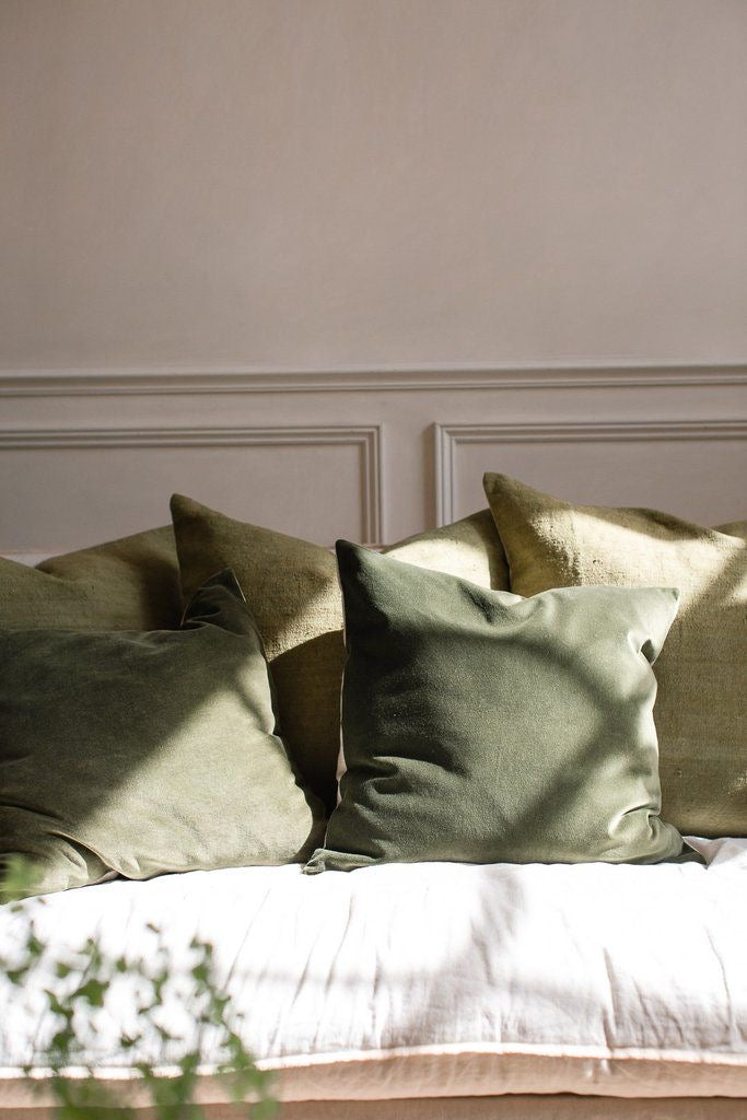 CUSHIONS 